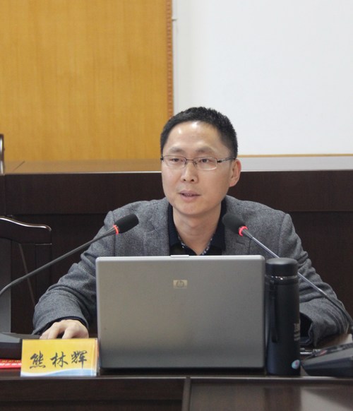 公司召開黨委中心組學(xué)習(xí)擴(kuò)大會(huì)、黨政聯(lián)席會(huì) 020[2].jpg