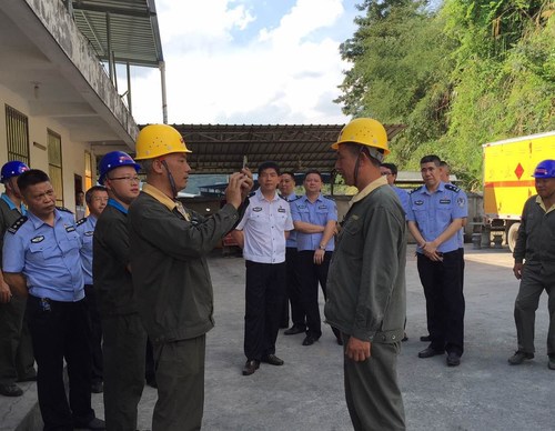 藍勝輝--三明市領導陳育煌一行到富興建設公司調(diào)研民爆物品閉環(huán)式可視化系統(tǒng)試運轉情況2.jpg