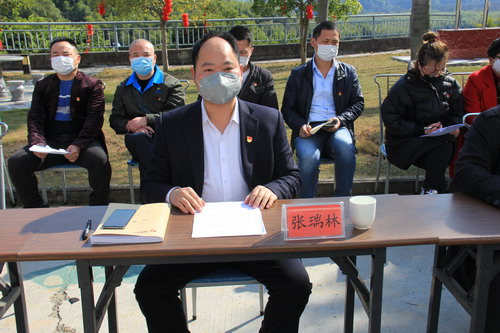 圖為分公司黨委書記、總經(jīng)理張瑞林作現(xiàn)場點評_調(diào)整大小.JPG