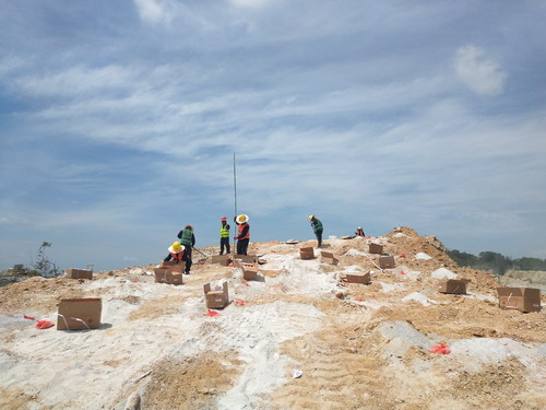 富興建設(shè)公司-陳中�?富興建設(shè)公司南安蔡子山項(xiàng)目成功首爆施工現(xiàn)場圖�?_調(diào)整大小.jpg