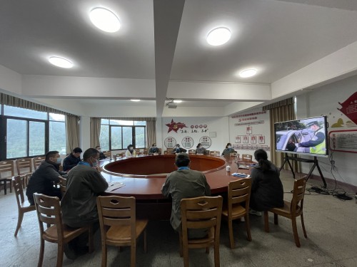 格式工廠海峽科化永安分公司李振祥：海峽科化公司黨委委員、紀(jì)委書記何浦寨到掛鉤聯(lián)系黨支部上黨課并參加主題黨日活動(dòng)照片·.jpg