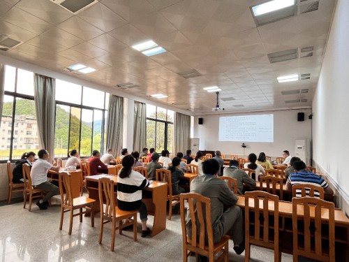 格式工廠4-21烽林黃丹芬：海峽科化烽林分公司組織召開《物資招標采購工作管理辦法》培訓(xùn)會.jpg